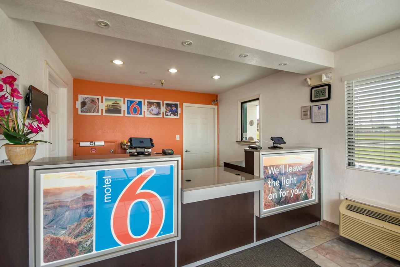 Motel 6-Humble, Tx Bagian luar foto