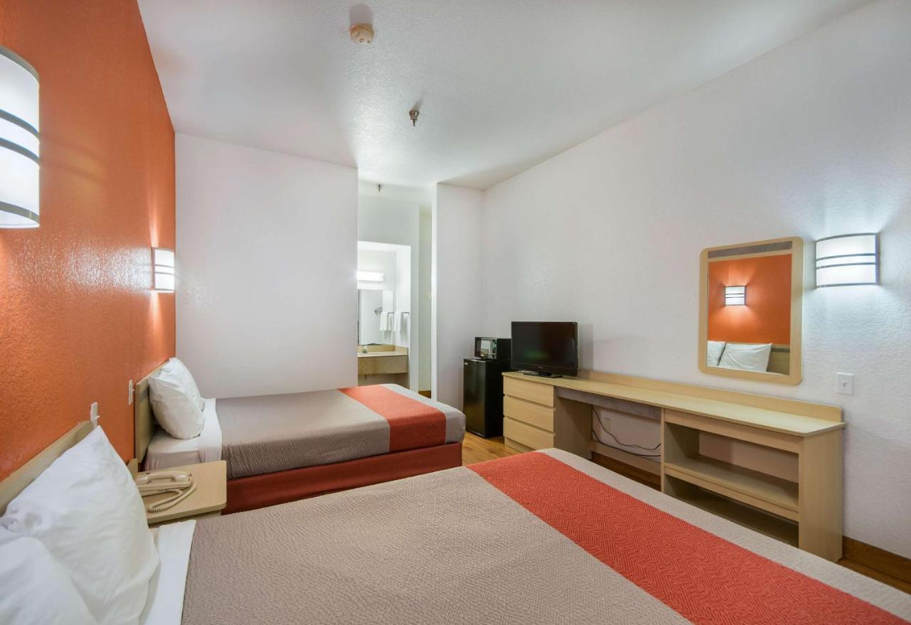 Motel 6-Humble, Tx Bagian luar foto